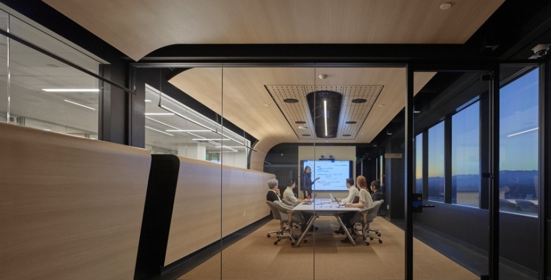 10960 Wilshire Boulevard + Gayley Center Interior Renovation